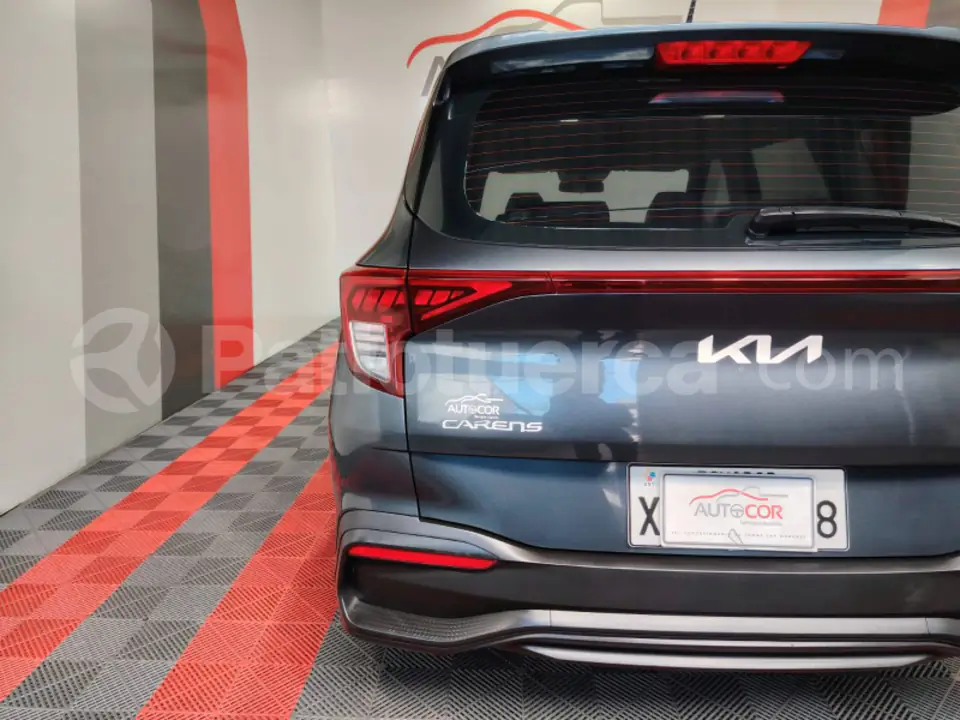 Foto 2 de Kia Carens Lx7