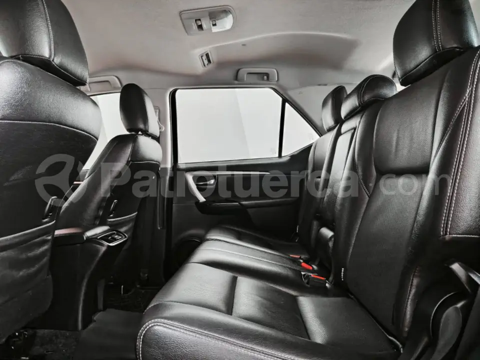 Foto 5 de Toyota Fortuner 2.7
