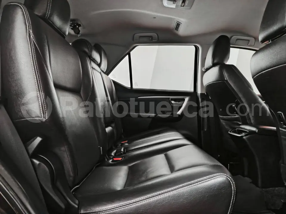 Foto 12 de Toyota Fortuner 2.7