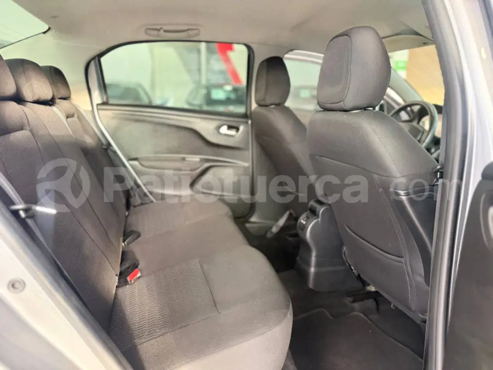 Foto 24 de Peugeot 301 Active