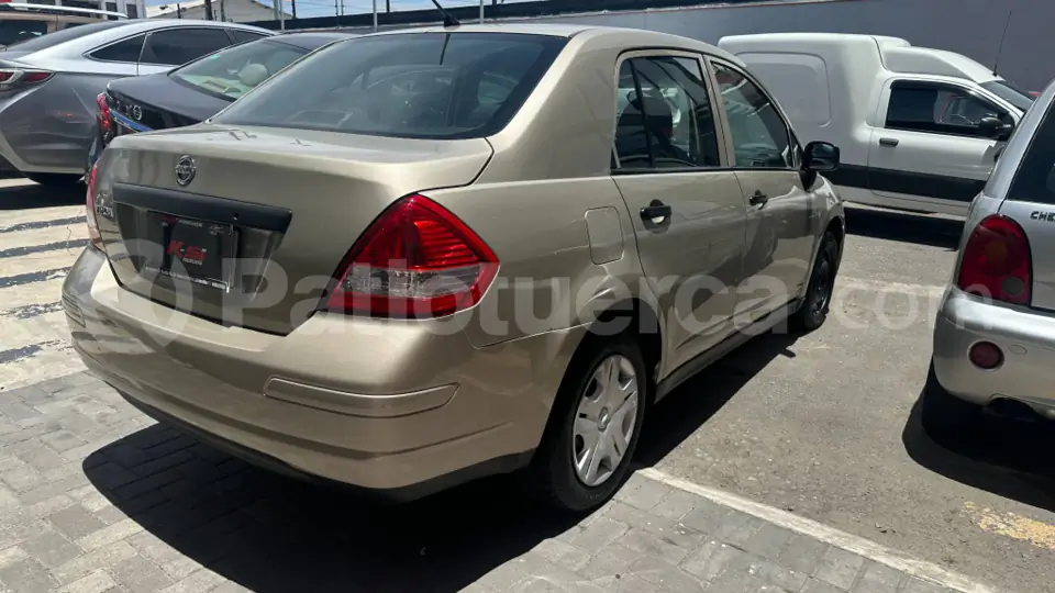 Foto 9 de Nissan TIIDA ENTRY