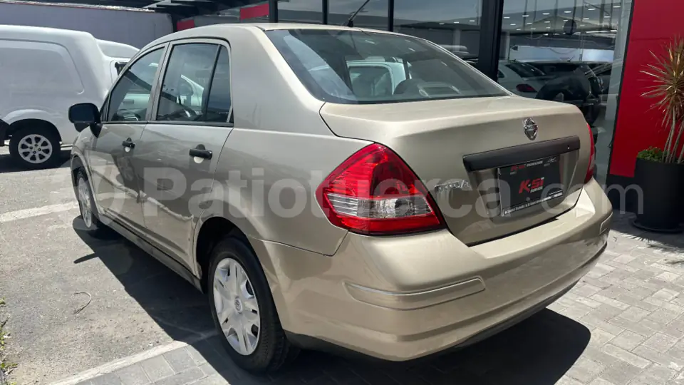 Foto 11 de Nissan TIIDA ENTRY