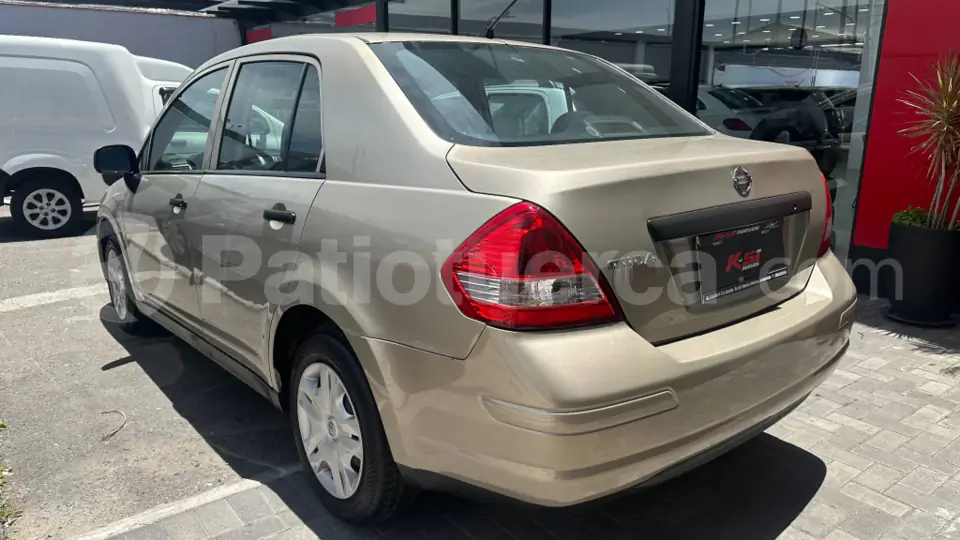 Foto 12 de Nissan TIIDA ENTRY