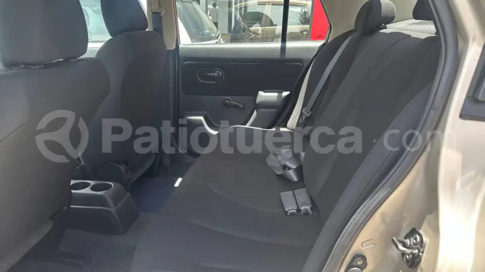 Foto 14 de Nissan TIIDA ENTRY