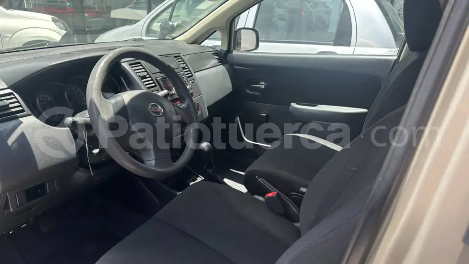 Foto 18 de Nissan TIIDA ENTRY