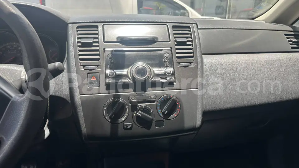 Foto 21 de Nissan TIIDA ENTRY