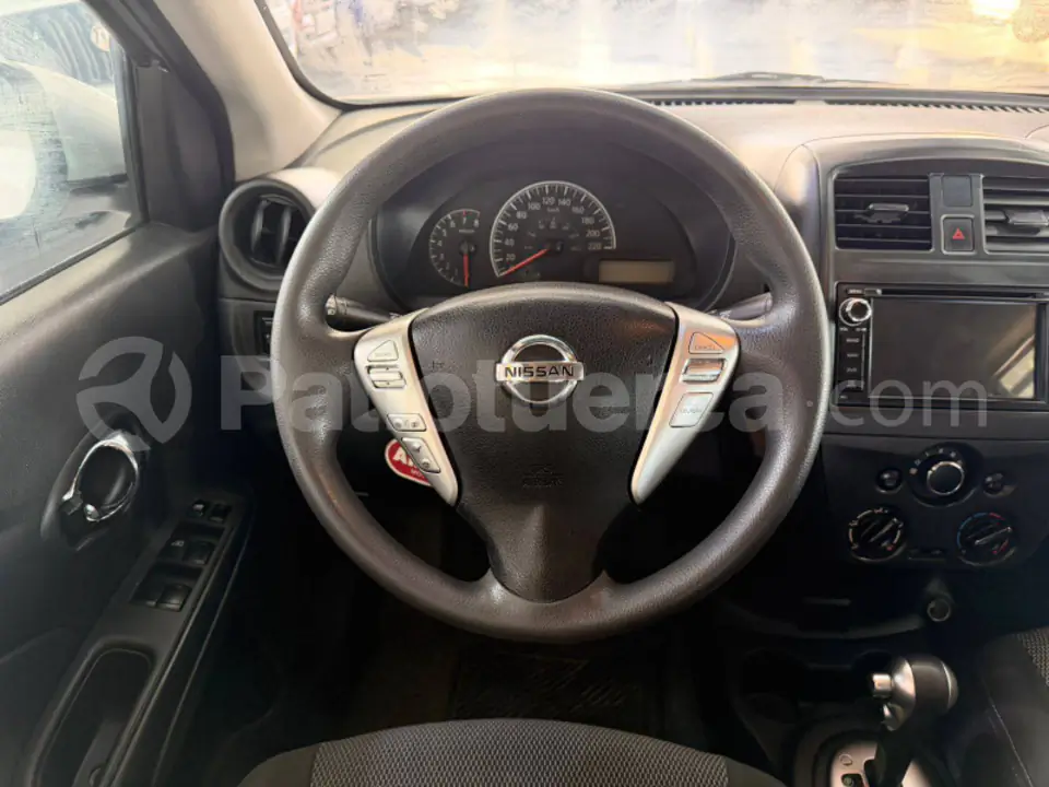 Foto 5 de Nissan Versa