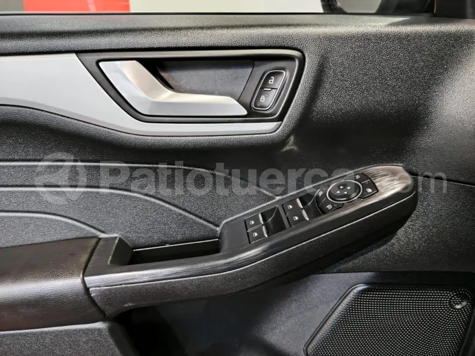 Foto 23 de Ford Escape Trend