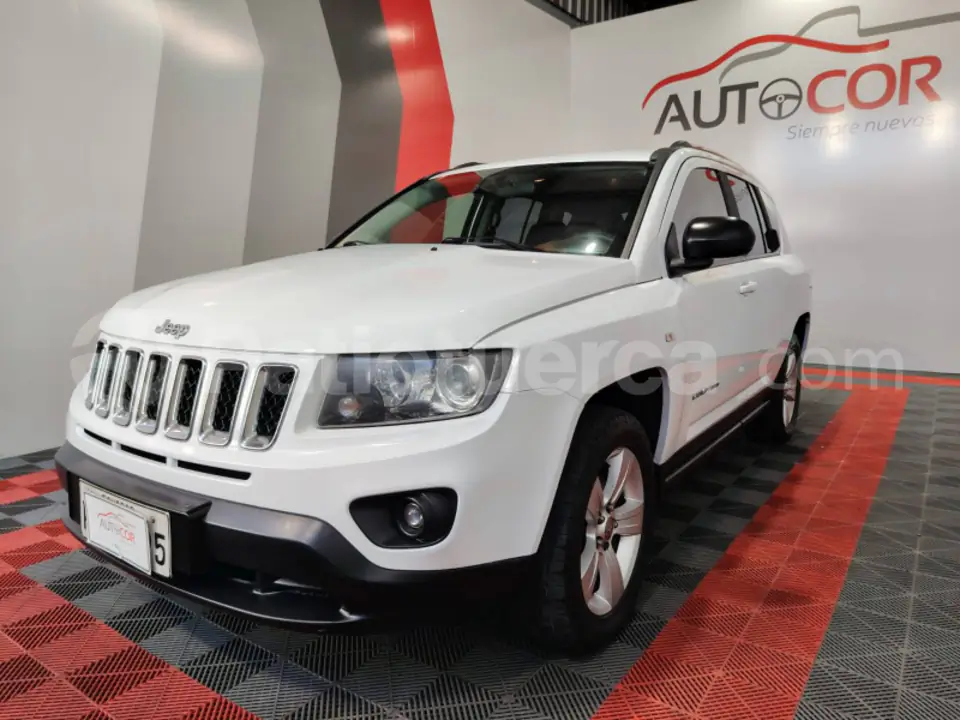 Foto 2 de Jeep Compass Sport