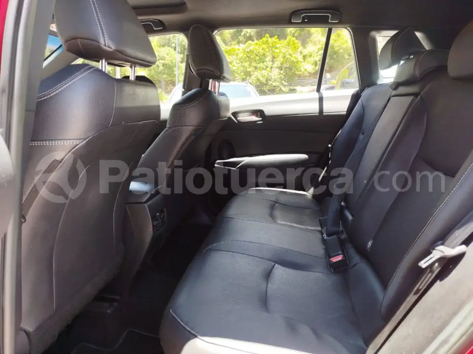 Foto 10 de Toyota COROLLA CROSS