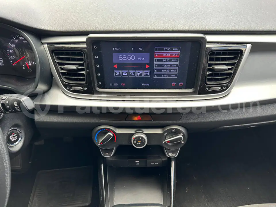 Foto 13 de Kia RIO EX