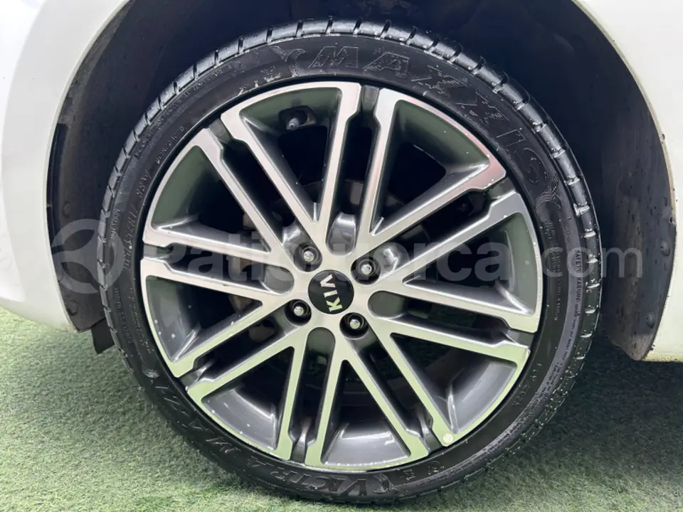 Foto 17 de Kia RIO EX