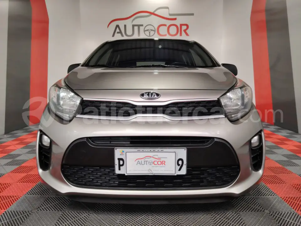 Foto 2 de Volkswagen Golf Manhatan