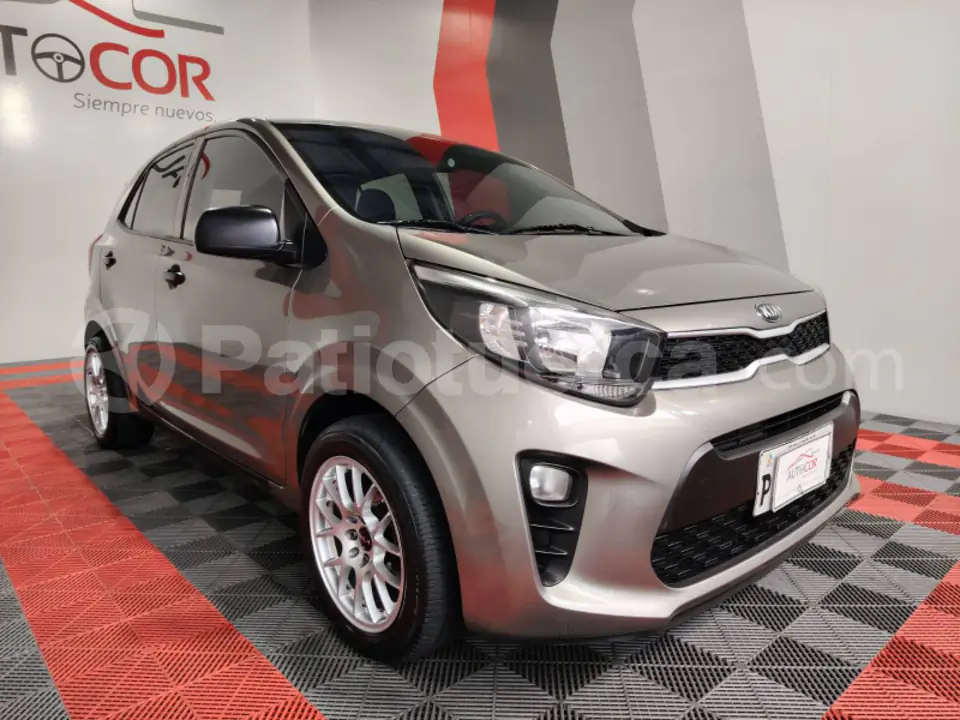 Foto 3 de Volkswagen Golf Manhatan