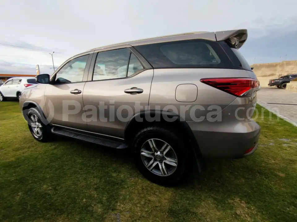 Foto 5 de Toyota New Fortuner
