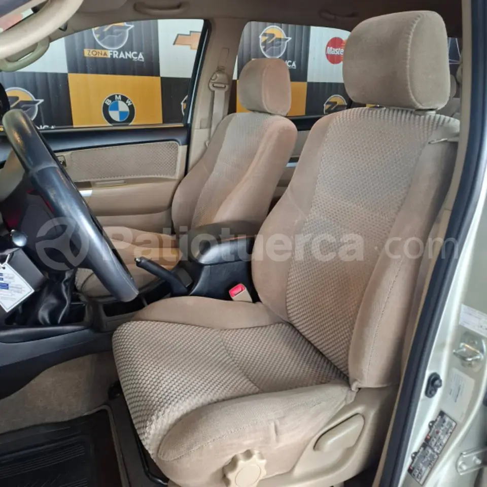 Foto 3 de Toyota Fortuner 2.7