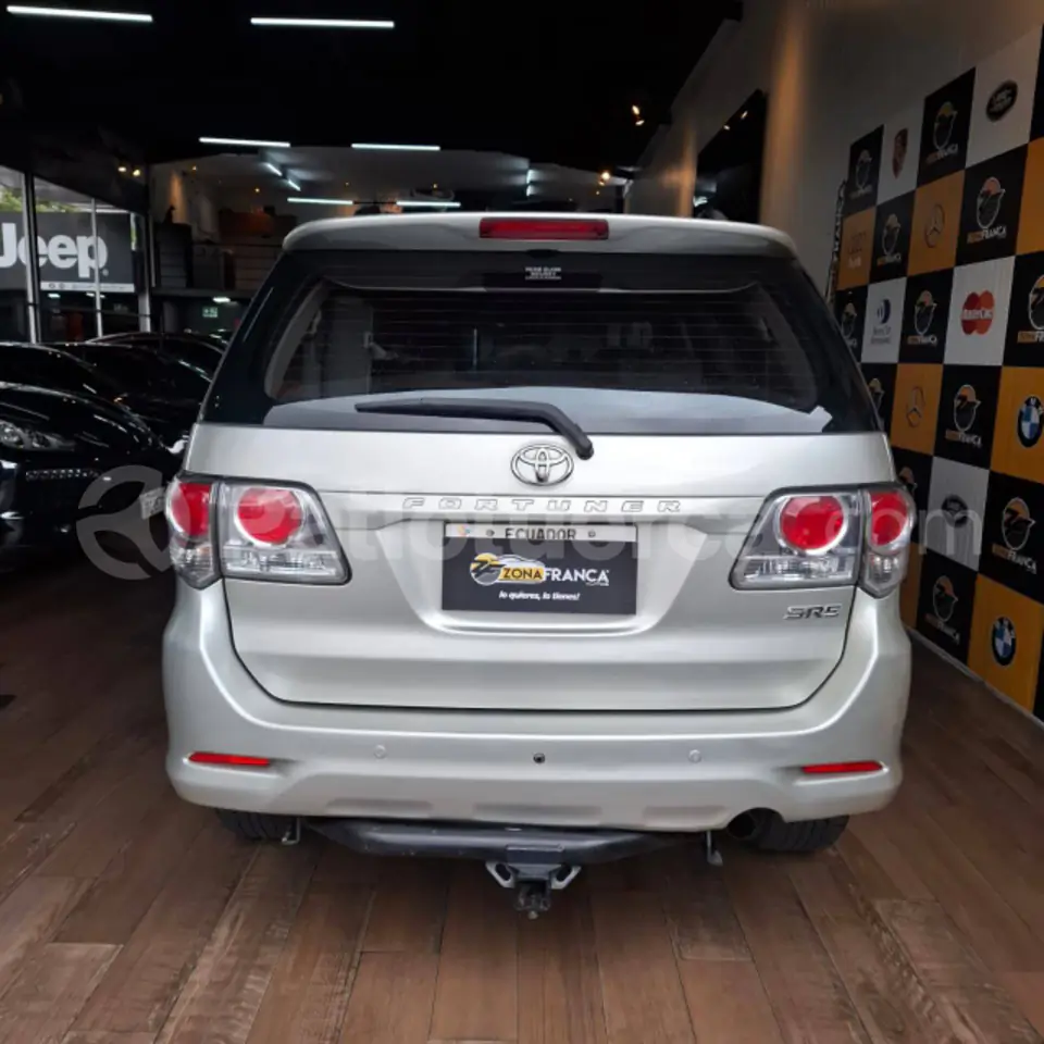 Foto 9 de Toyota Fortuner 2.7