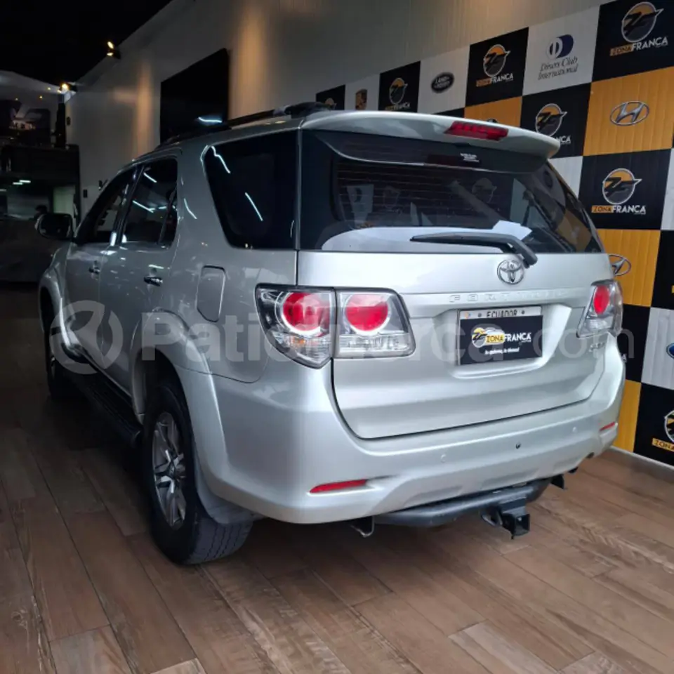 Foto 11 de Toyota Fortuner 2.7
