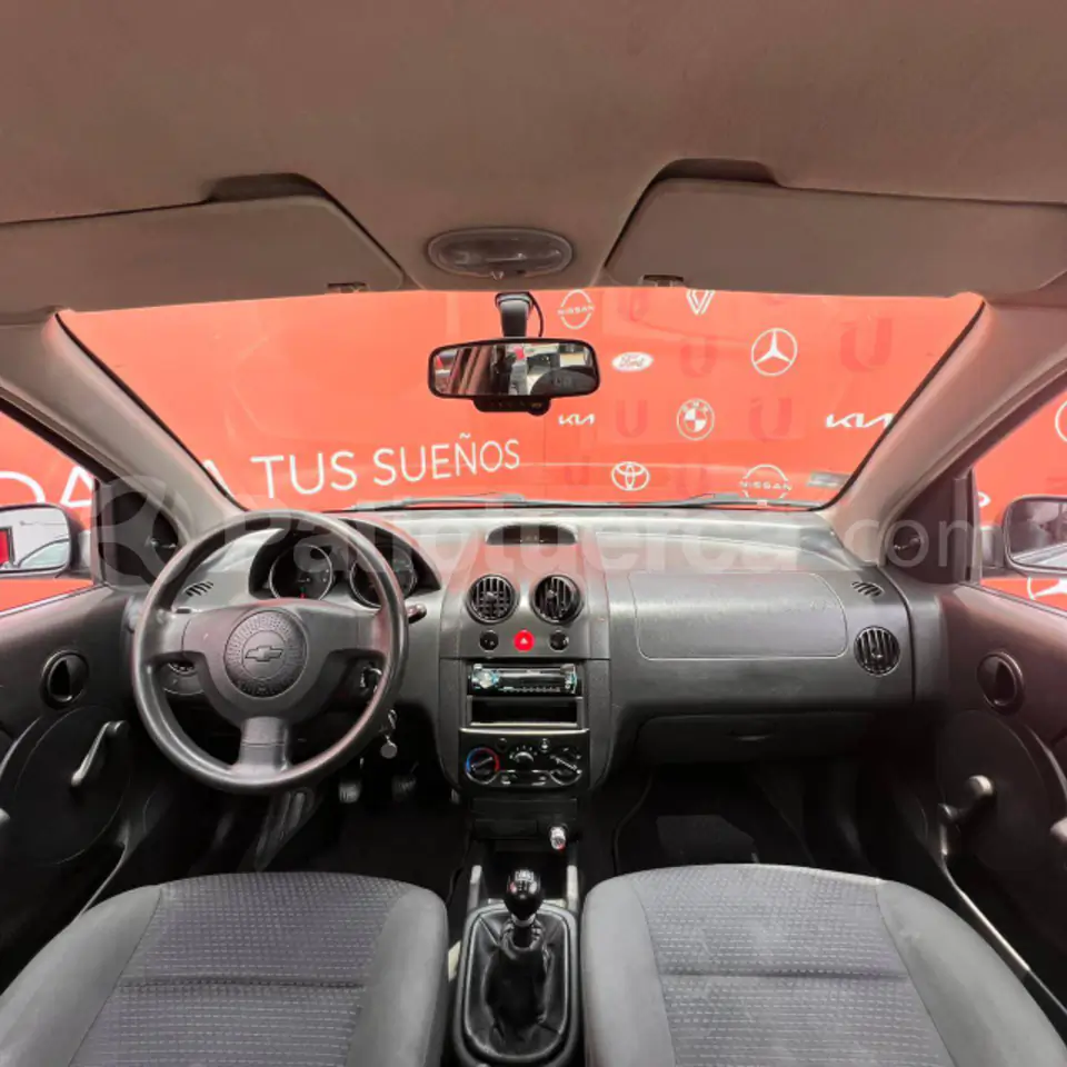 Foto 7 de Chevrolet Aveo Family