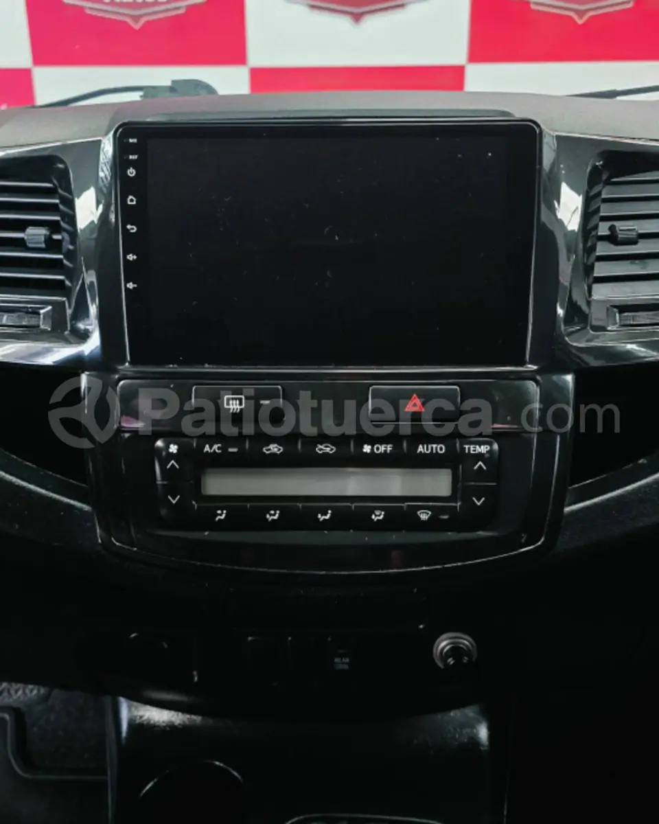 Foto 11 de Toyota Fortuner 4.0