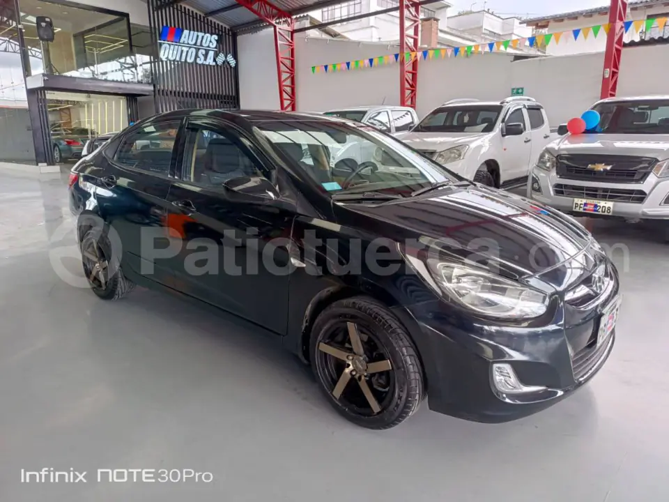 Foto 2 de Hyundai Accent