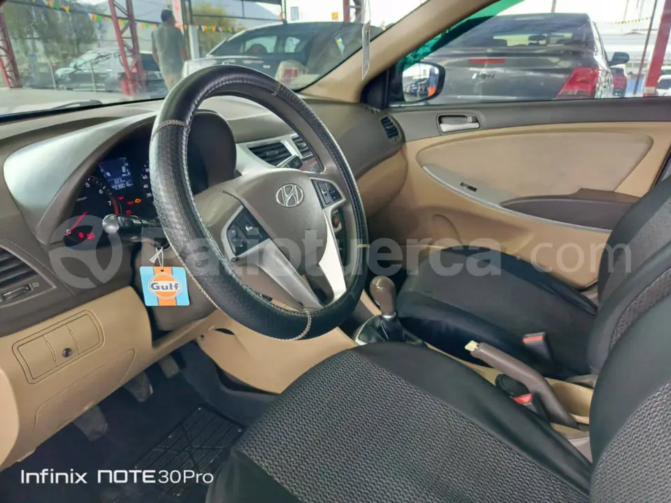 Foto 7 de Hyundai Accent