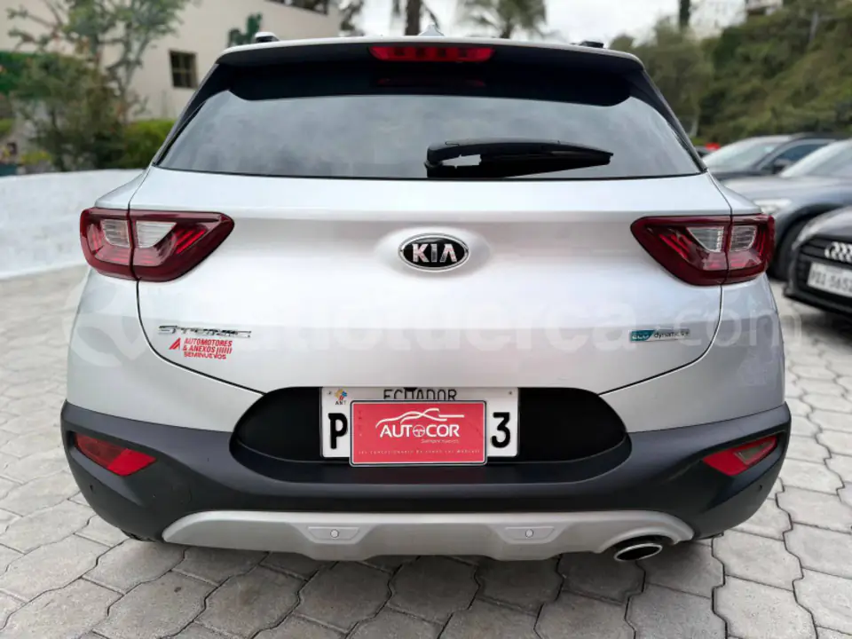 Foto 3 de Kia Stonic LX