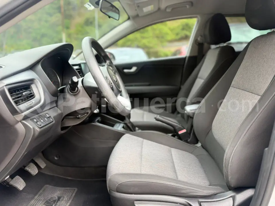 Foto 16 de Kia Stonic LX