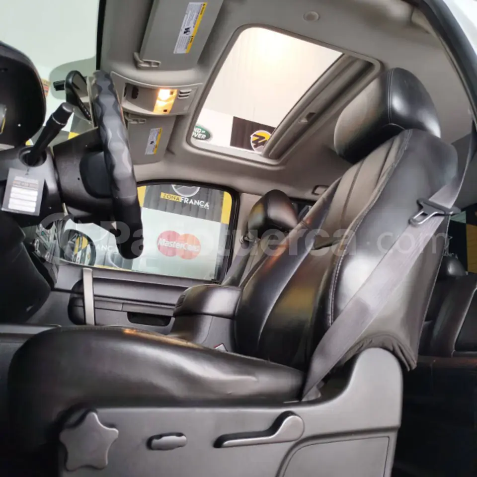 Foto 7 de Chevrolet Silverado Hibrido