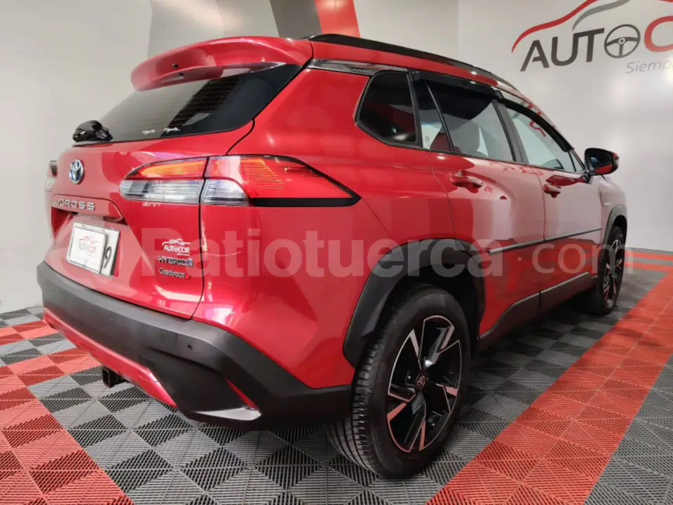 Foto 2 de Toyota Corolla Cross Mid