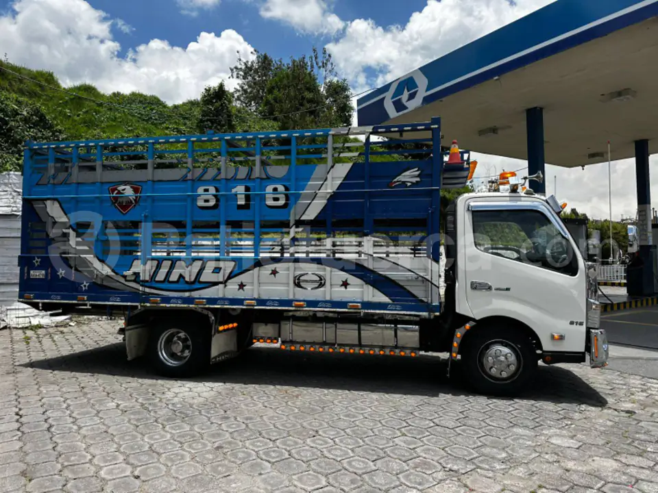 Foto 5 de Hino DUTRO 816