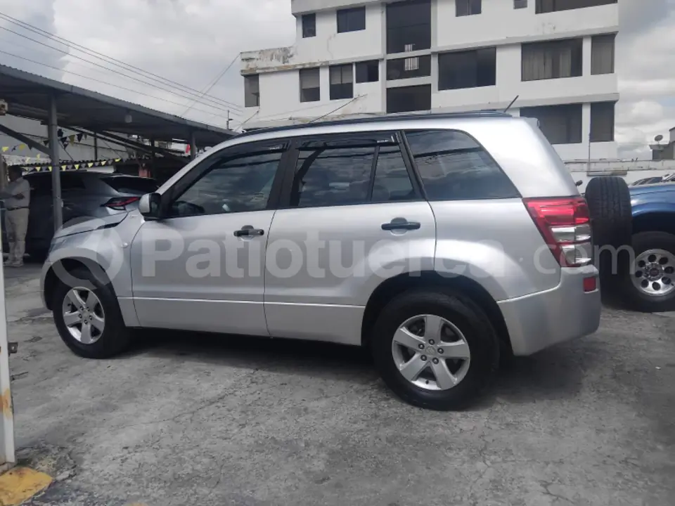 Foto 2 de Suzuki Grand Vitara SZ