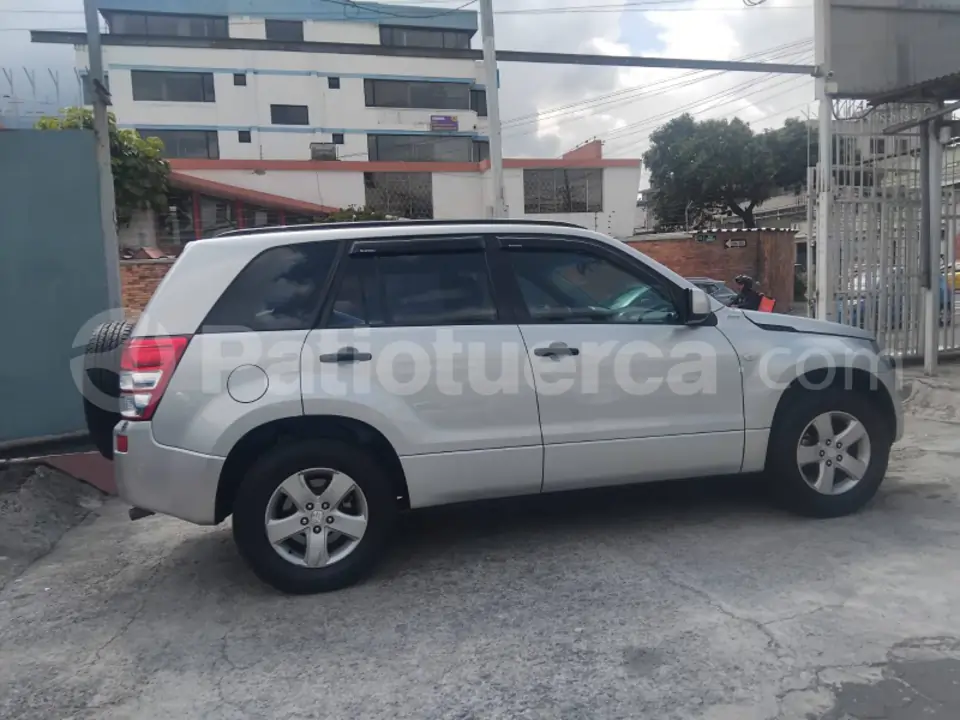 Foto 3 de Suzuki Grand Vitara SZ