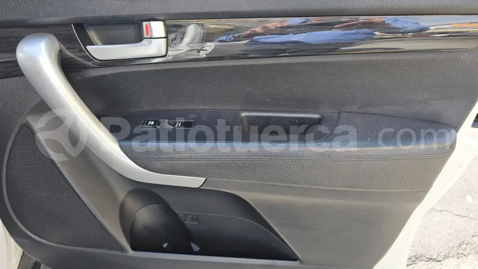 Foto 22 de Kia SORENTO GLS