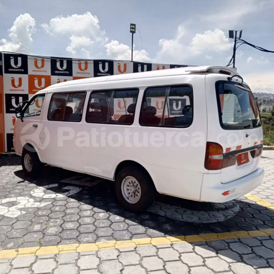 Foto 4 de Kia Pregio