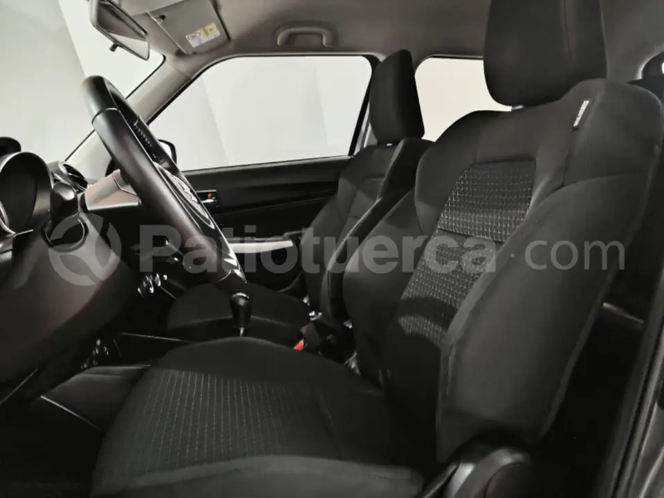 Foto 13 de Suzuki Swift