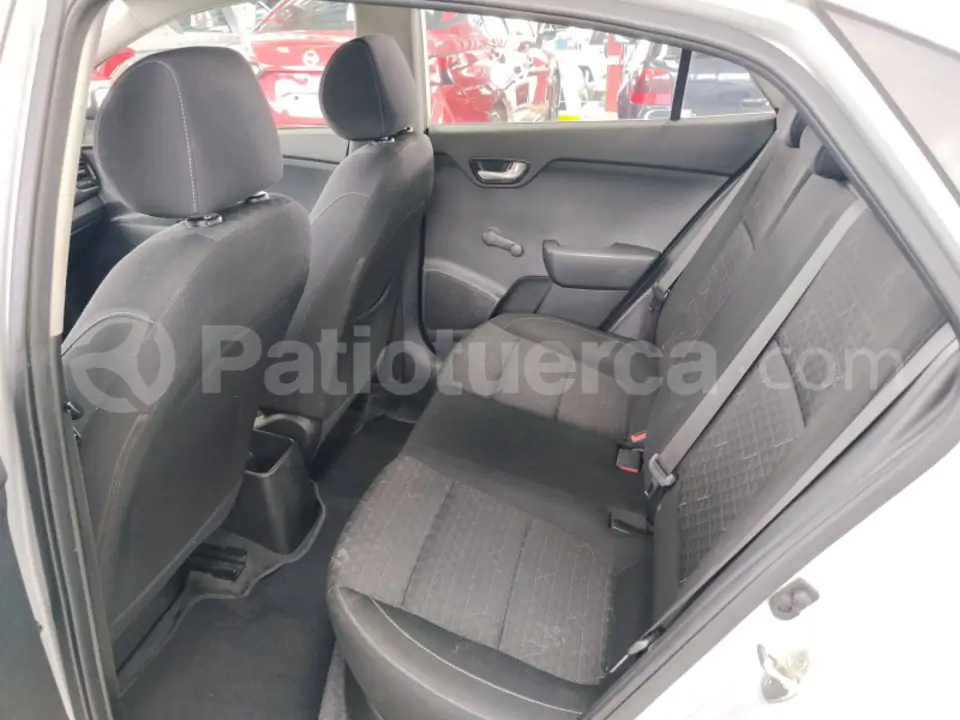 Foto 8 de Kia RIO LX