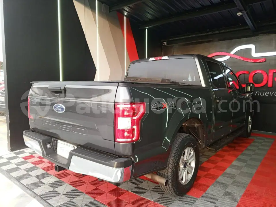 Foto 28 de Ford F150 XLT 4X4