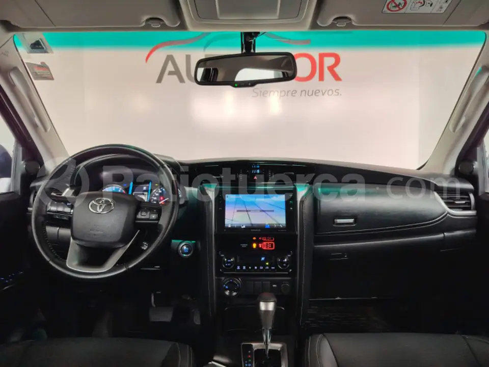 Foto 12 de Toyota Fortuner