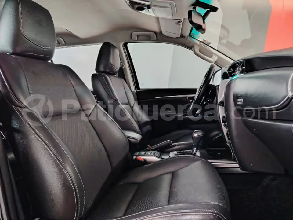 Foto 23 de Toyota Fortuner
