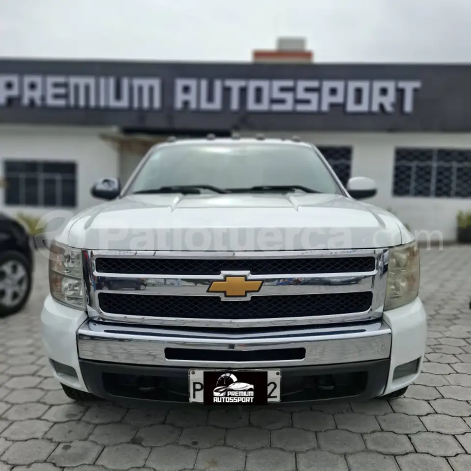 Foto 2 de Chevrolet Silverado Hibrido