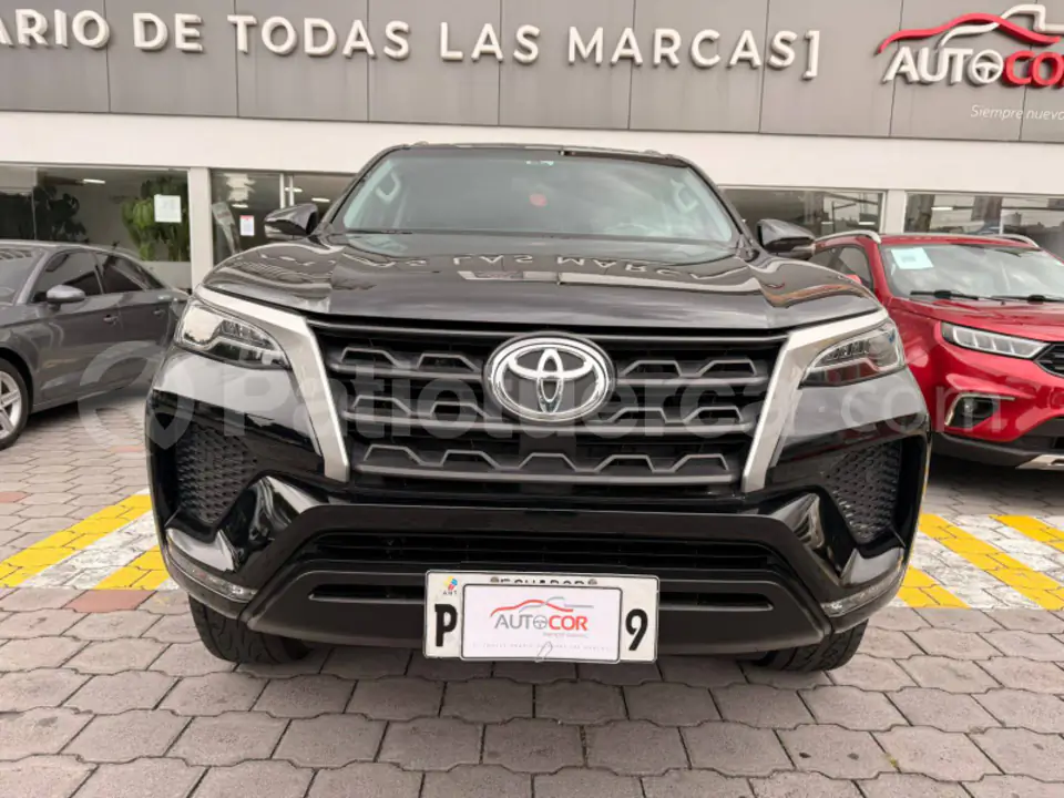 Foto 3 de Toyota New Fortuner