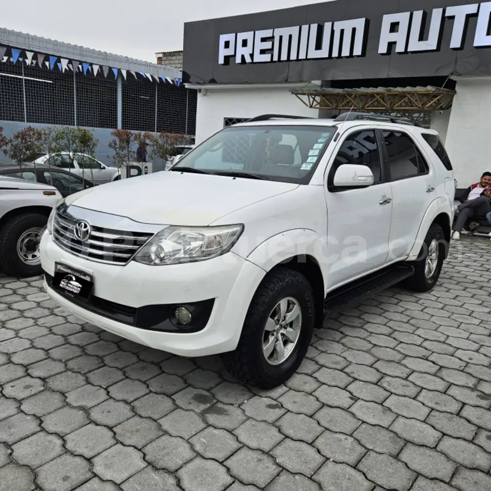 Foto 1 de Toyota Fortuner