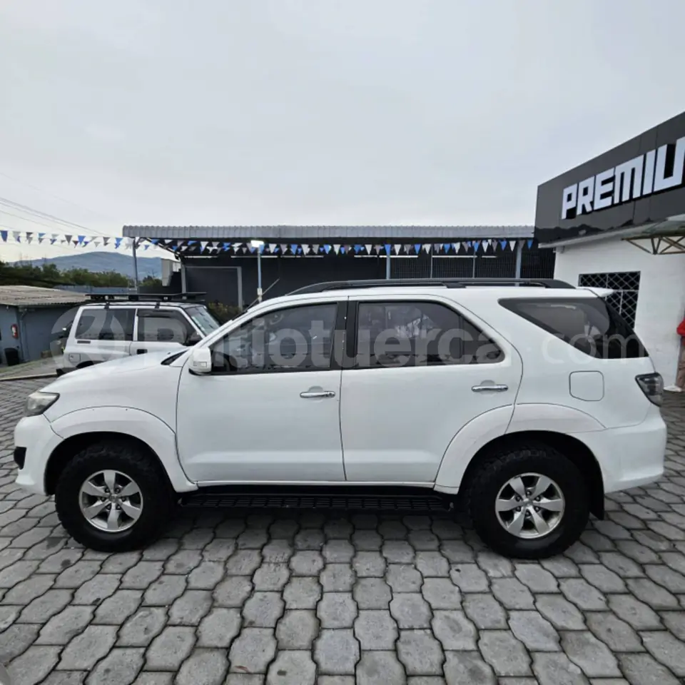 Foto 3 de Toyota Fortuner