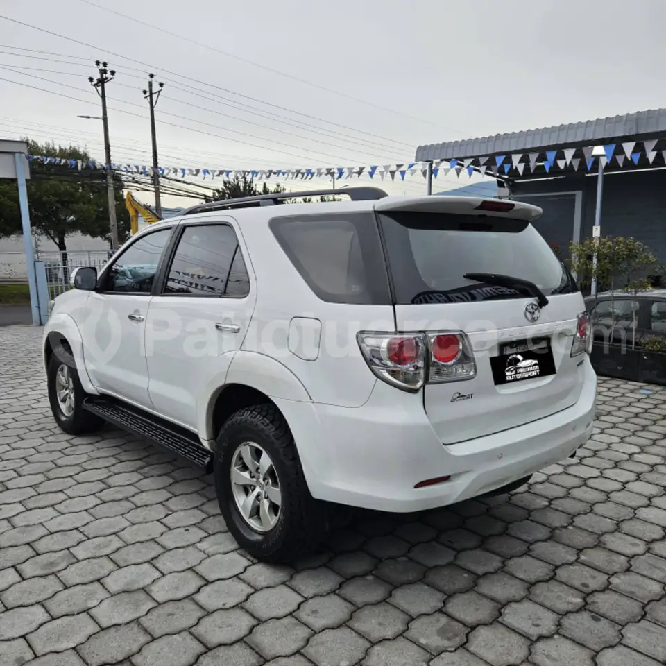 Foto 4 de Toyota Fortuner