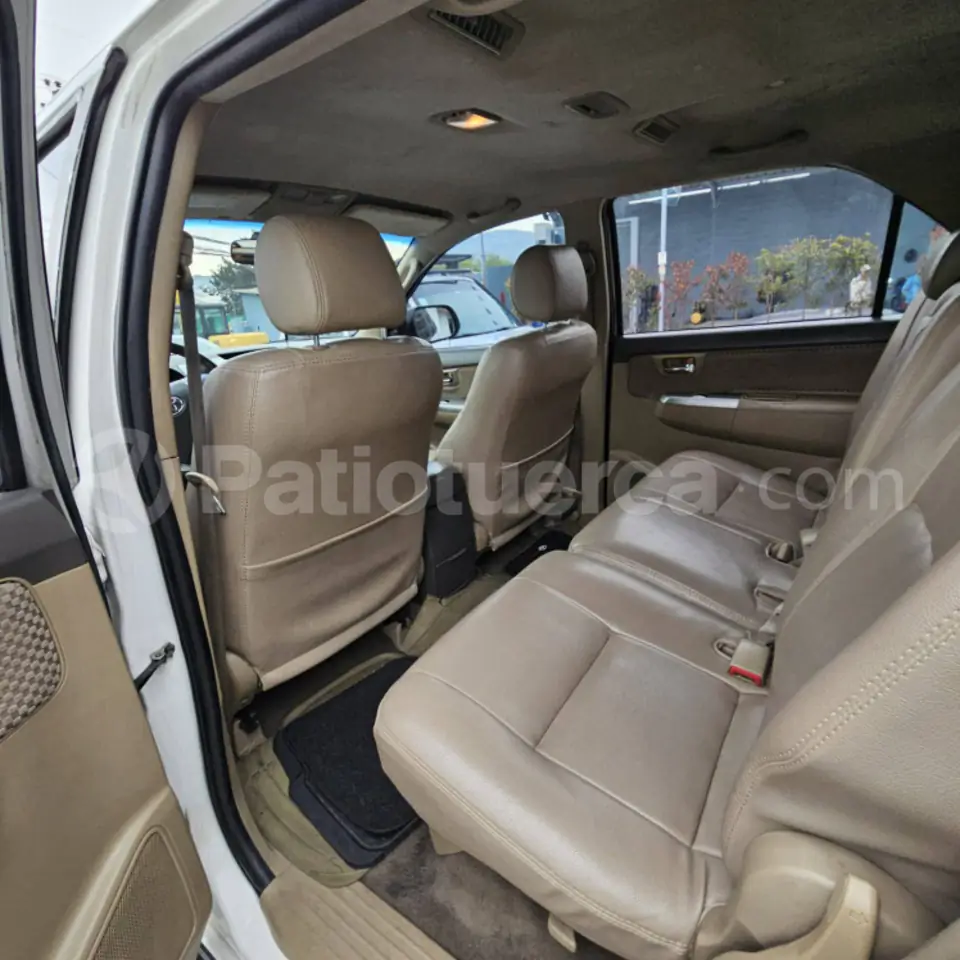 Foto 9 de Toyota Fortuner