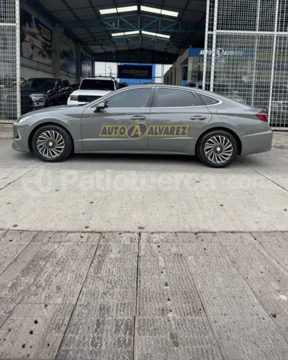 Foto 2 de Hyundai Sonata Hybrid