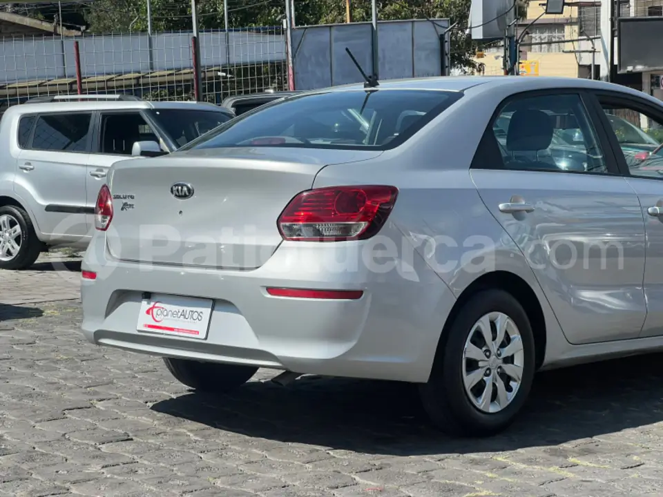 Foto 9 de Kia SOLUTO XCITE