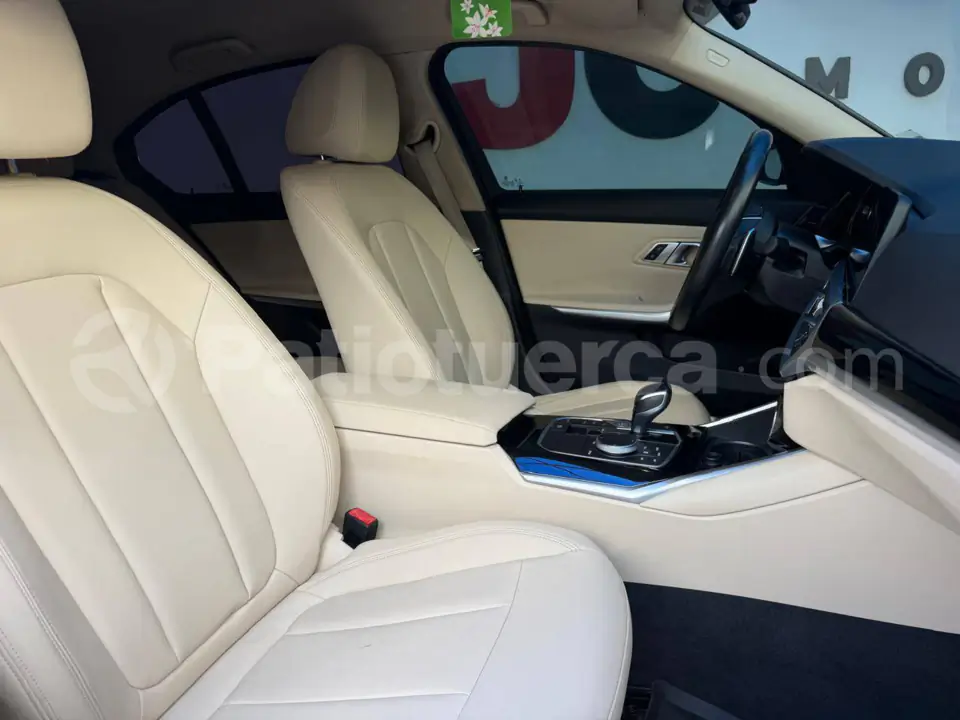 Foto 21 de BMW 330i
