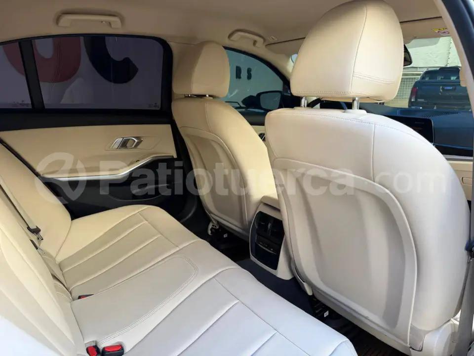 Foto 25 de BMW 330i